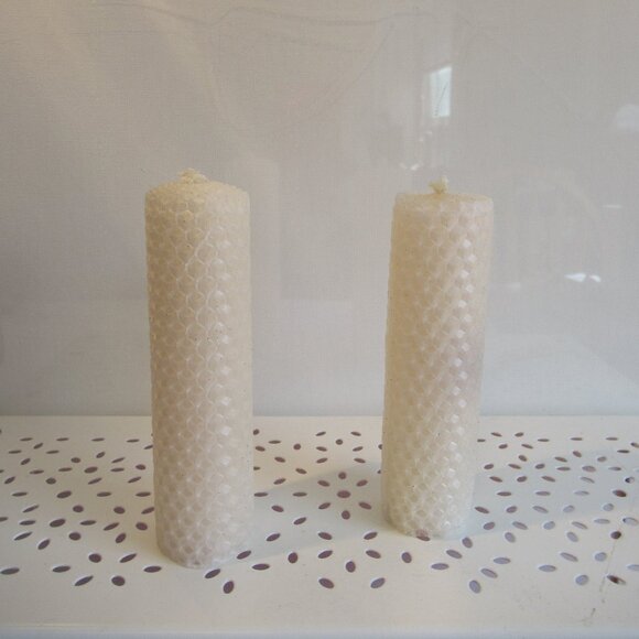 1 pair, Bees Wax candles, Off White, Honeycomb pattern, Hand Rolled, 4 1/2" - Picture 1 of 3